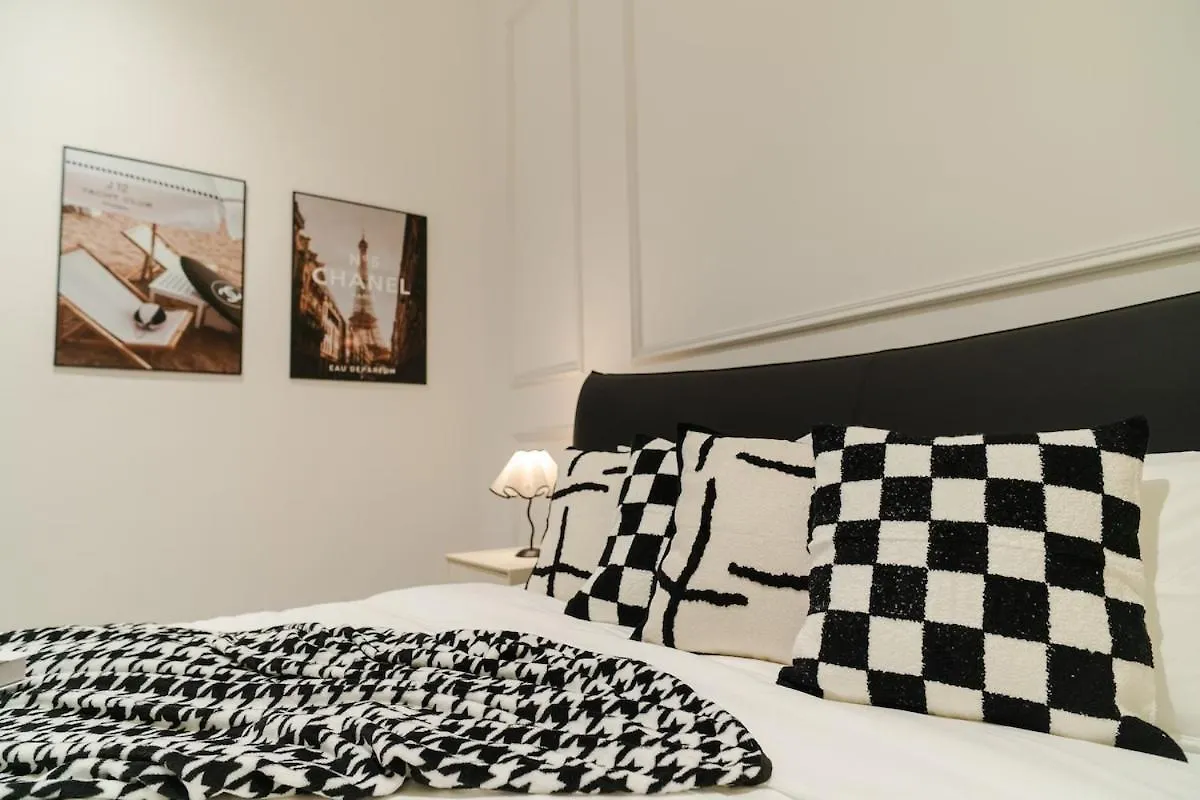 Georgetown Chanel-Style Jacuzzi & Ktv 5Br 18Pax F George Town